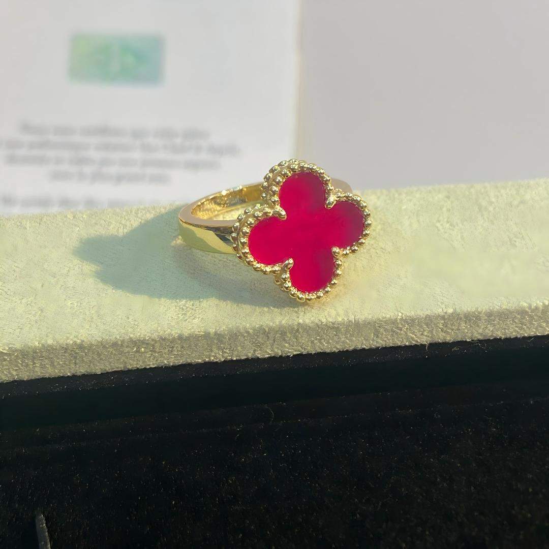 [Miro]NEW CLOVER PINK ENAMEL RINGS