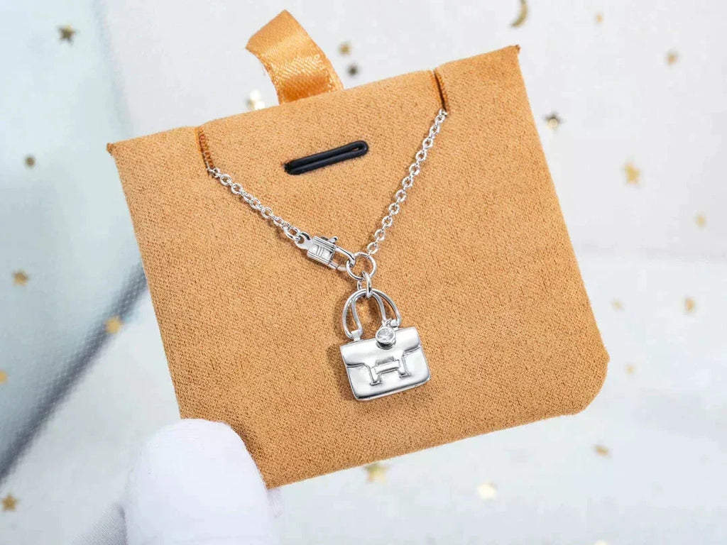 Miro AMULETTE PEDANT SILVER NECKLACE
