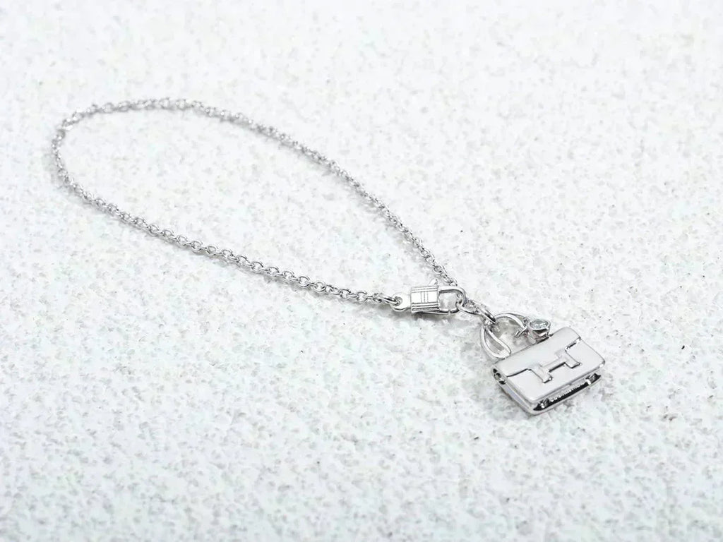 Miro AMULETTE PEDANT SILVER NECKLACE