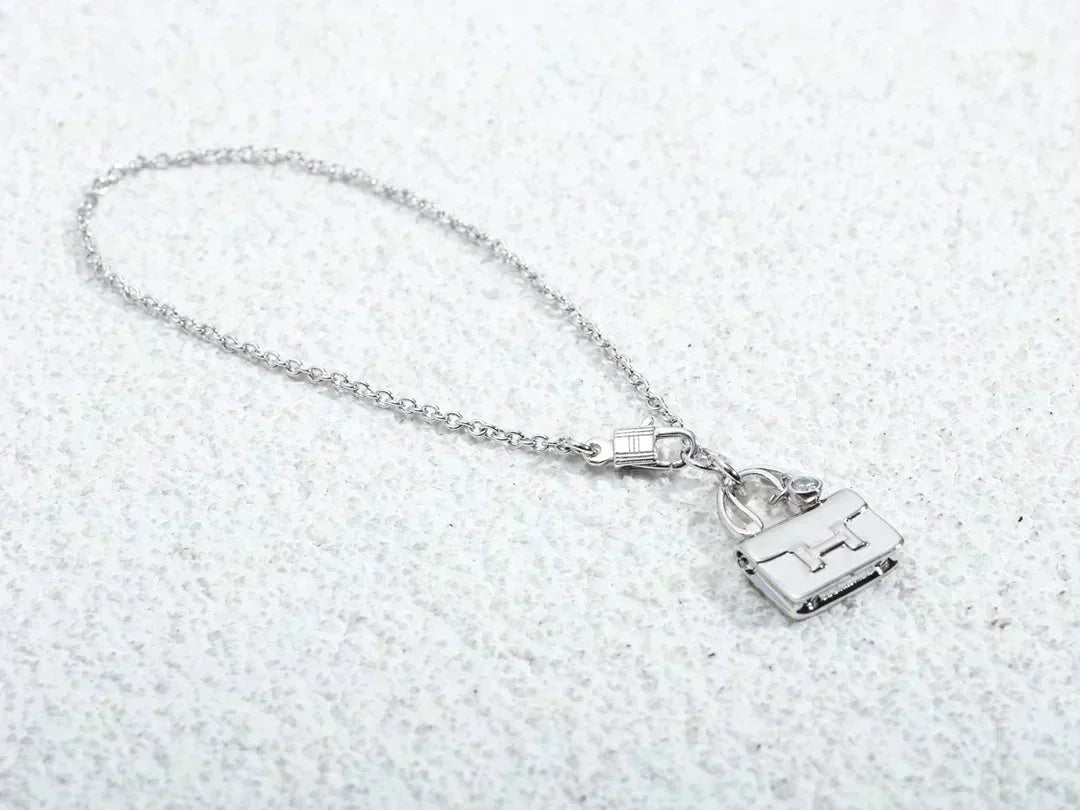 Miro AMULETTE PEDANT SILVER NECKLACE