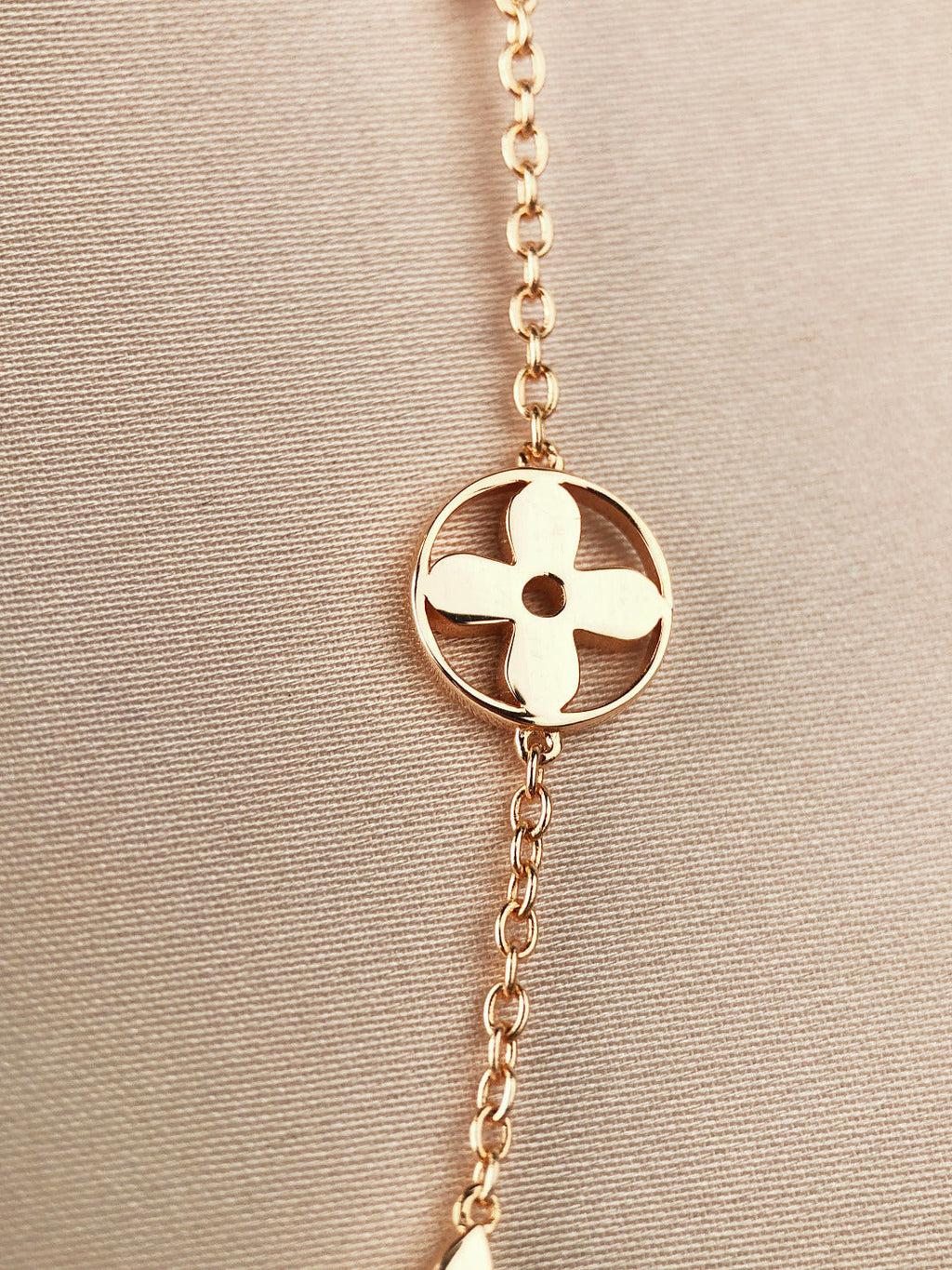 Miro STAR AND SUN 7 MOTIFS GOLD BRACELET