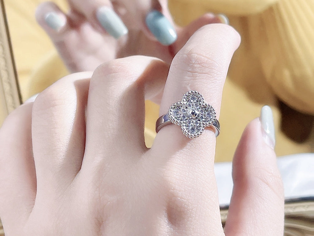 Miro CLOVER DIAMOND RING