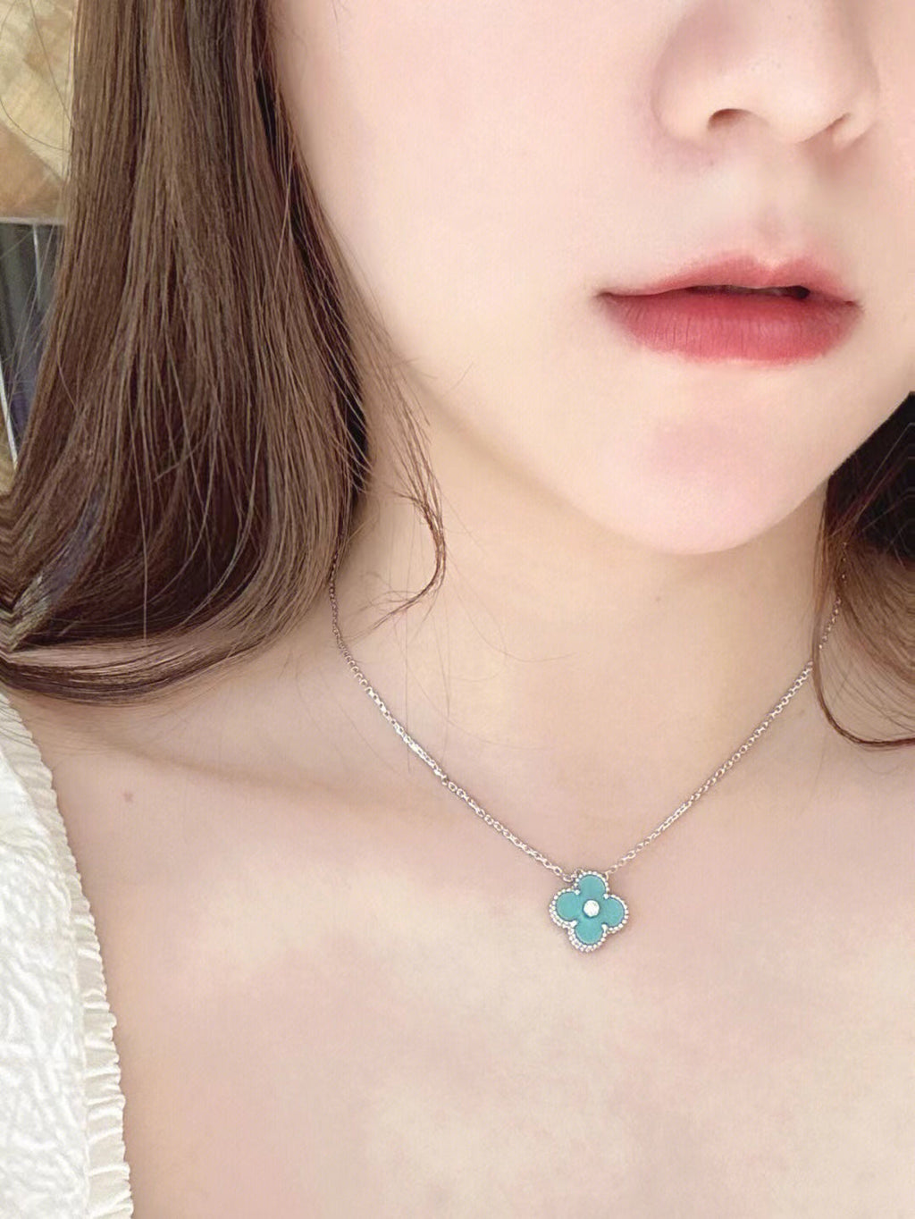 Miro CLOVER 1 DIAMOND LIGHT BLUE SILVER NECKLACE