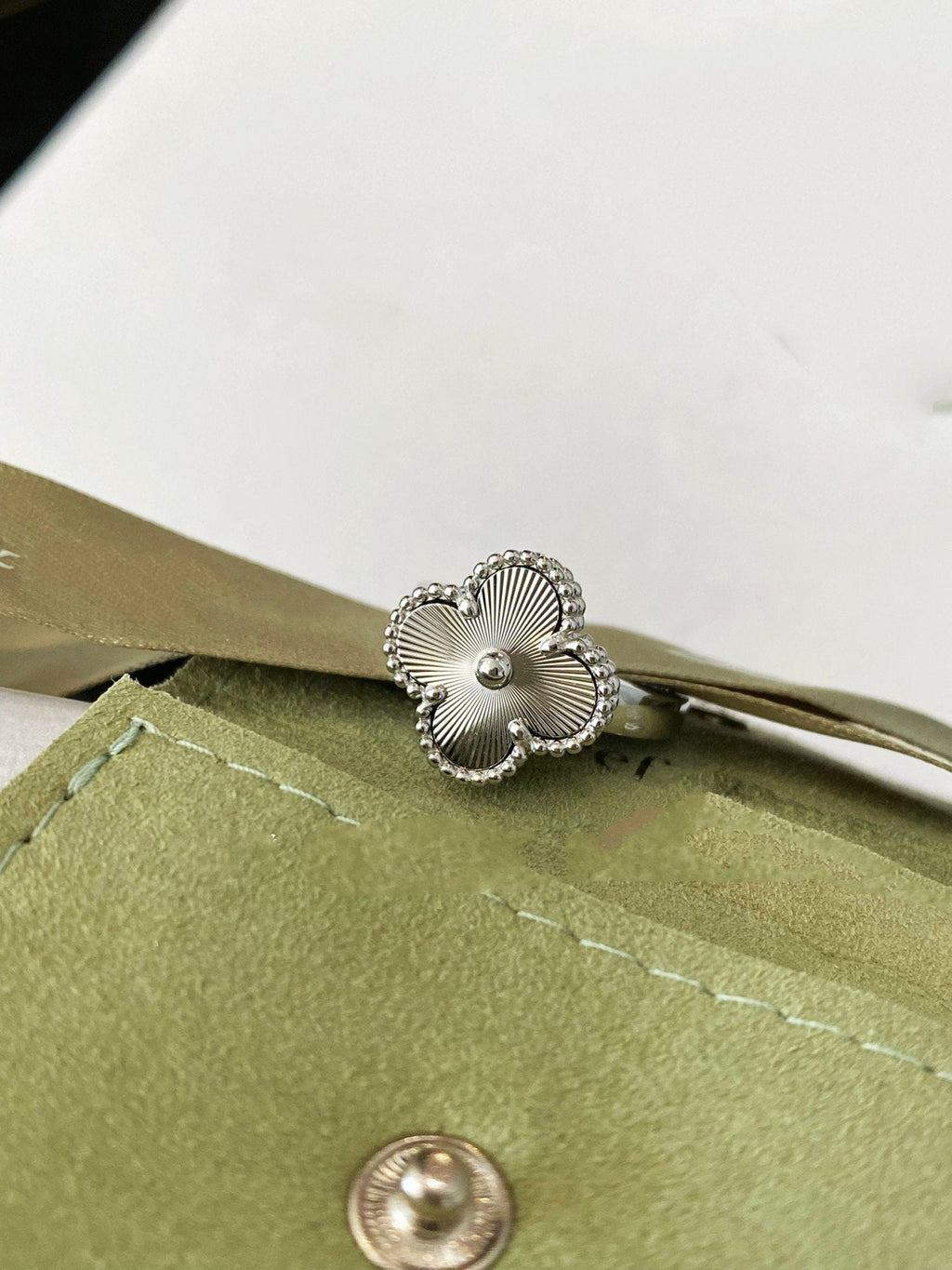 Miro CLOVER SILVER RING