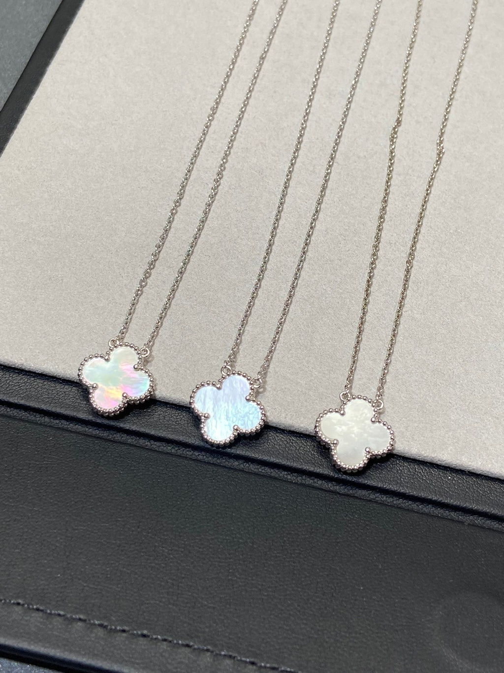 Miro CLOVER MEDIUM SILVER WHITE MOP NECKLACE