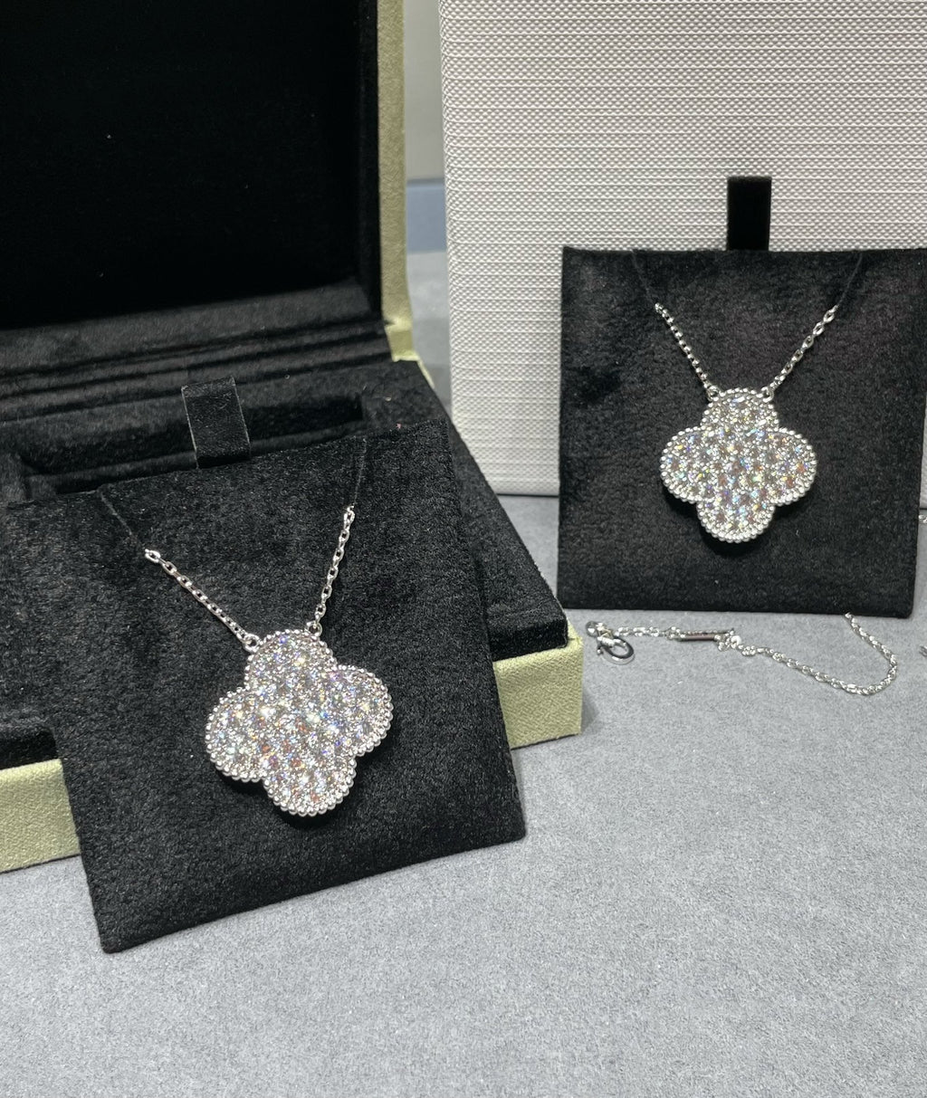 Miro CLOVER 25MM LARGE PENDANT DIAMOND PAVED SILVER NECKLACE