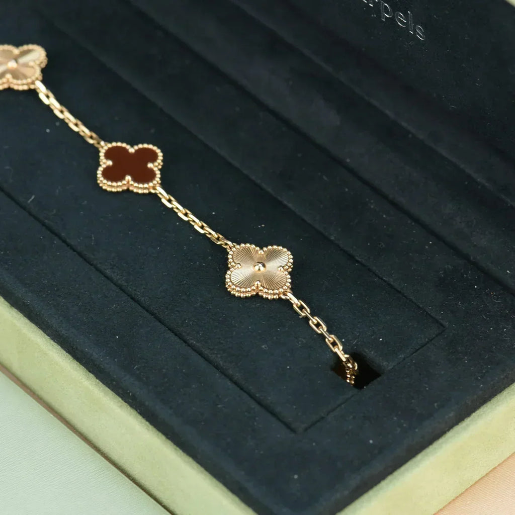 [Miro ]New  CLOVER 5 MOTIF RED CORNELIAN BRACELET COLLECTION