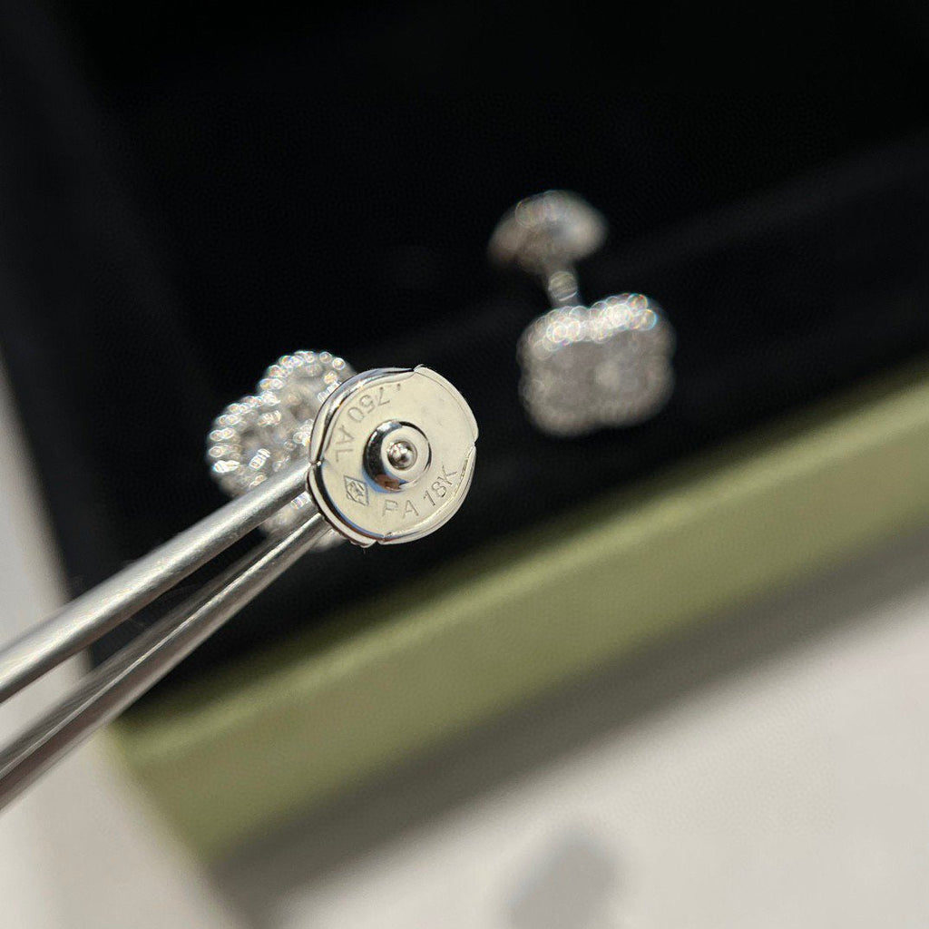 Miro CLOVER MINI DIAMOND STUD EARRINGS